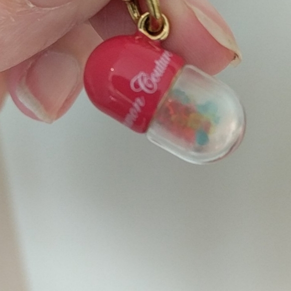 JUICY COUTURE PILL 💊 CHARM! - Picture 6 of 15